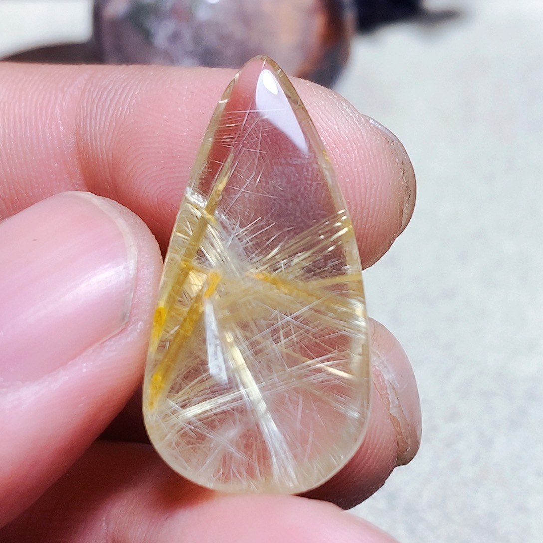 水晶颈饰未镶嵌飞***?