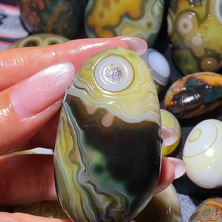 玛瑙/玉髓未镶嵌珠宝奇石188