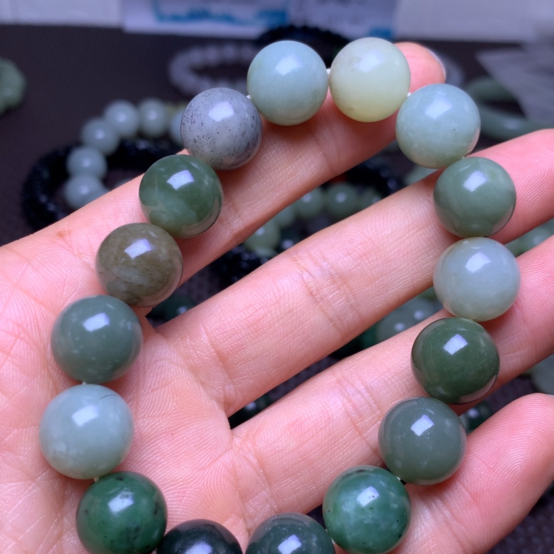 和田玉未镶嵌手串