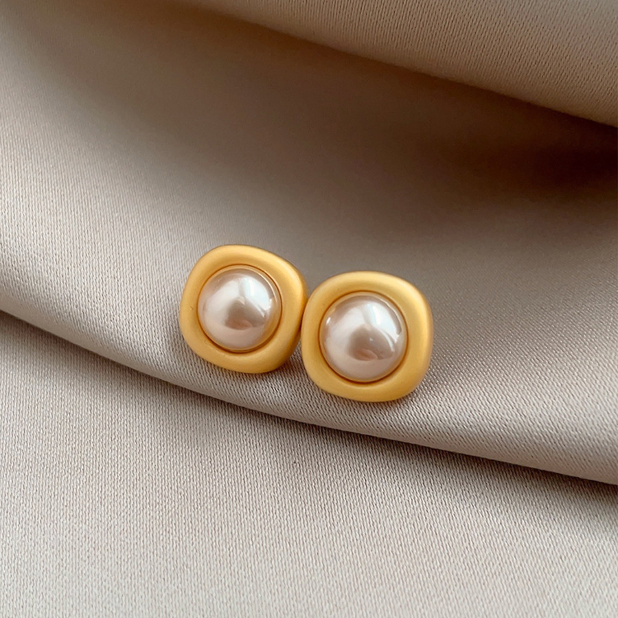 合金仿珍珠耳饰 银针金色方形珍珠耳钉法式简约耳环轻奢高级感