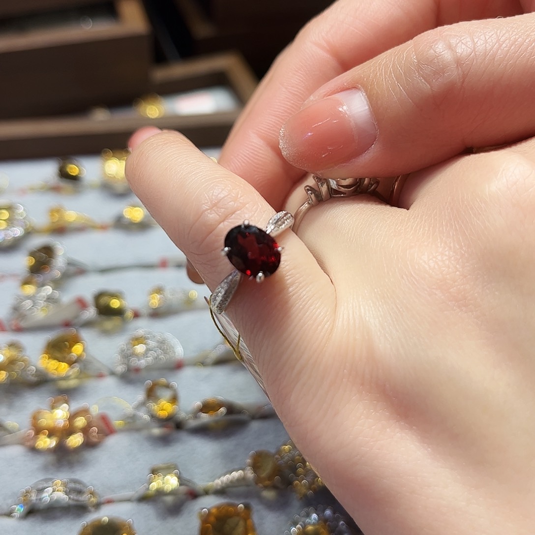 紫晶颈饰未镶嵌小*熙