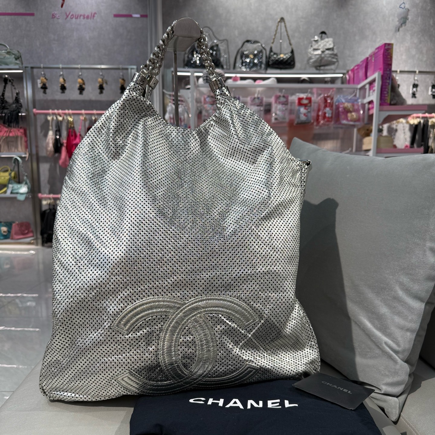 95新 Chanel/香奈儿 太空银色大号竖版hobo熔岩链条斜挎包时尚