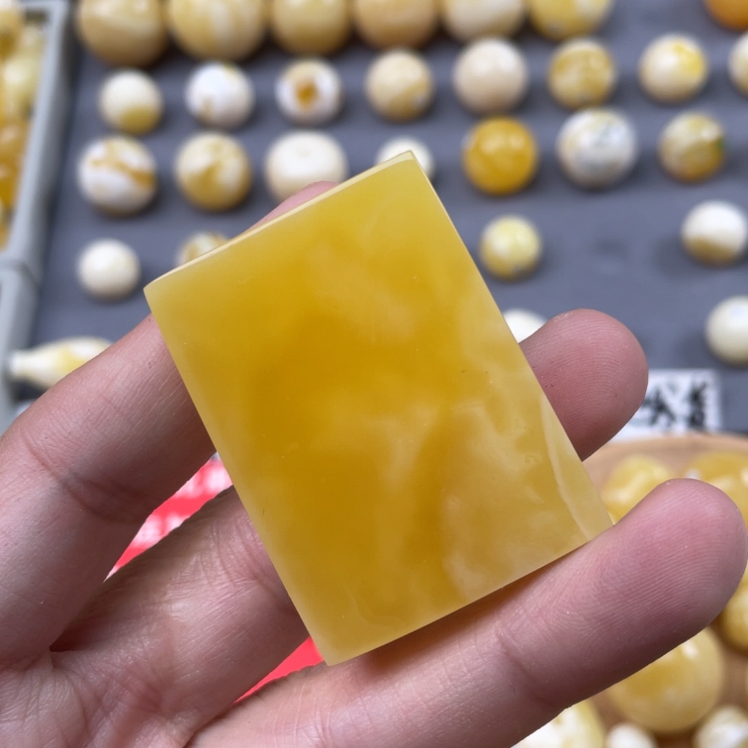 蜜蜡珠宝奇石未镶嵌