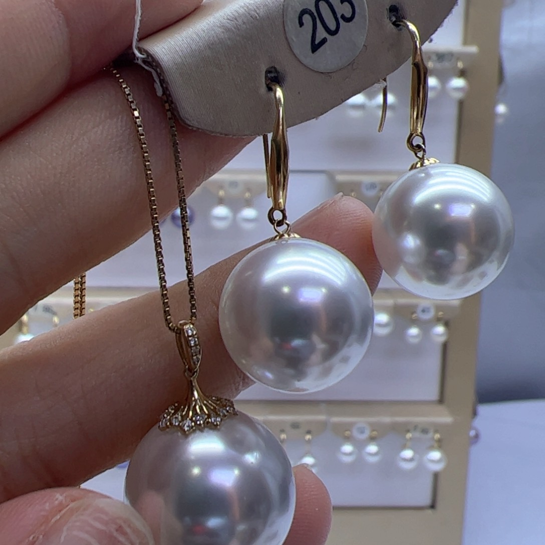 淡水珍珠吊坠(赠链)18K金镶嵌