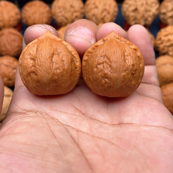 文玩核桃把件刘*六手捻