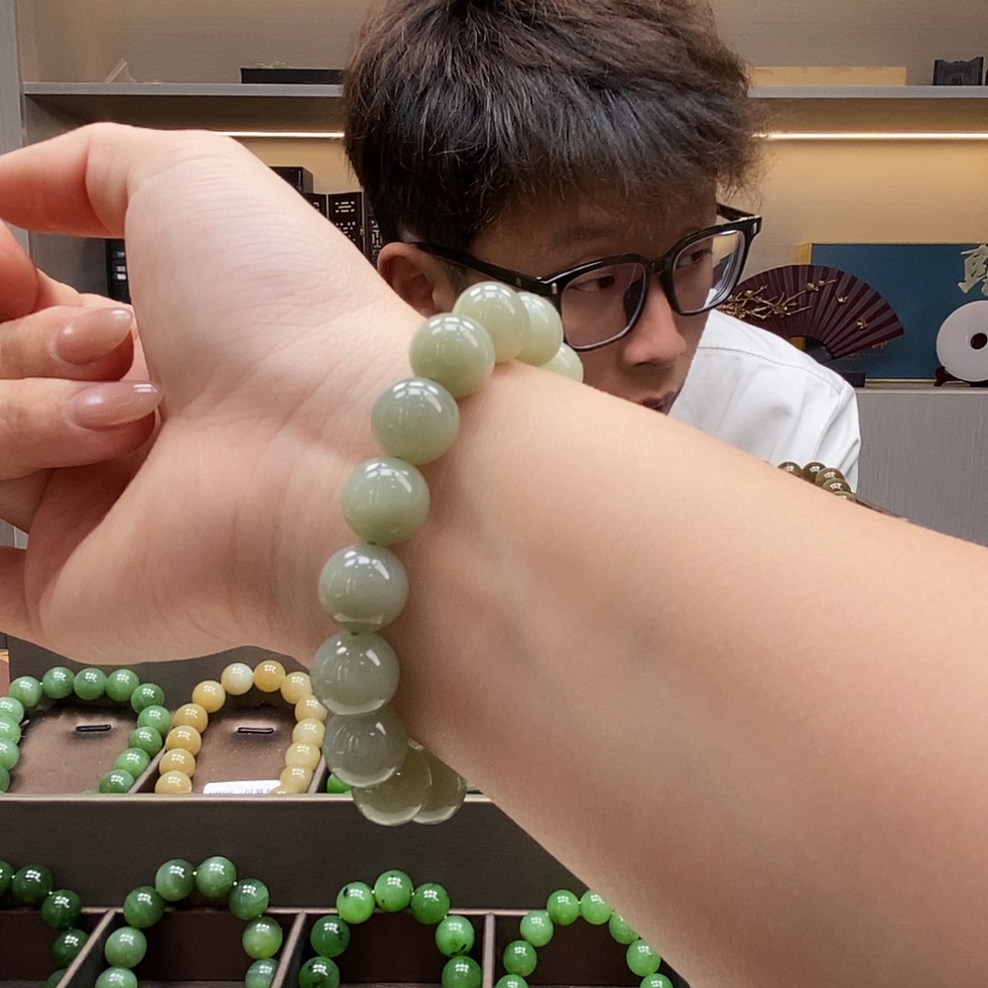 和田玉未镶嵌手串12碧玉