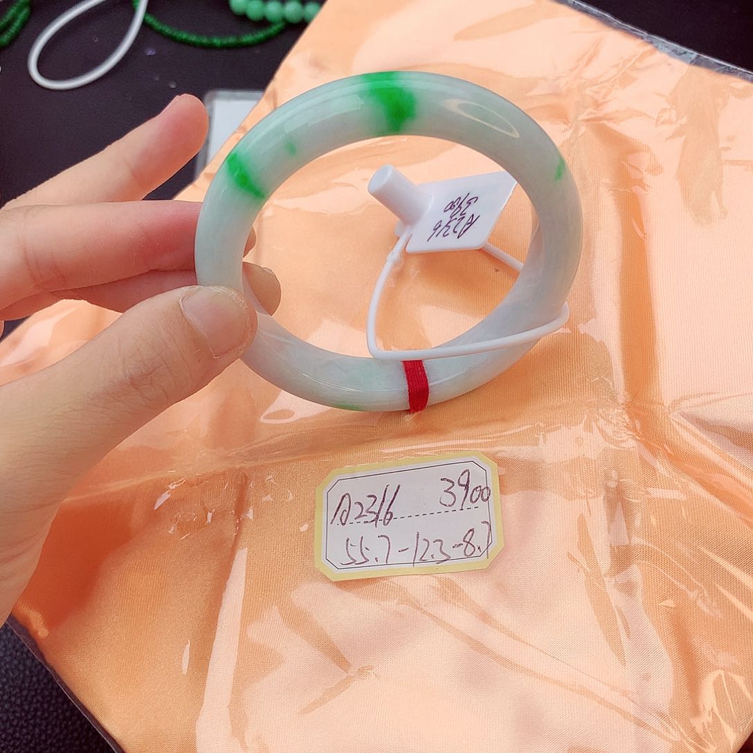 翡翠未镶嵌手镯翡翠