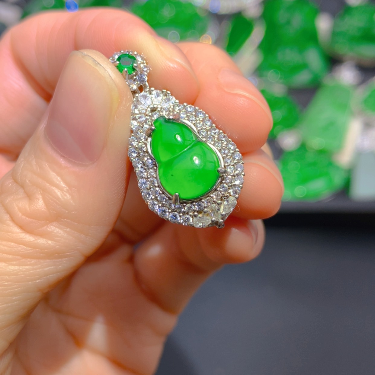 【闪购商品】翡翠颈饰银S925镶嵌1111