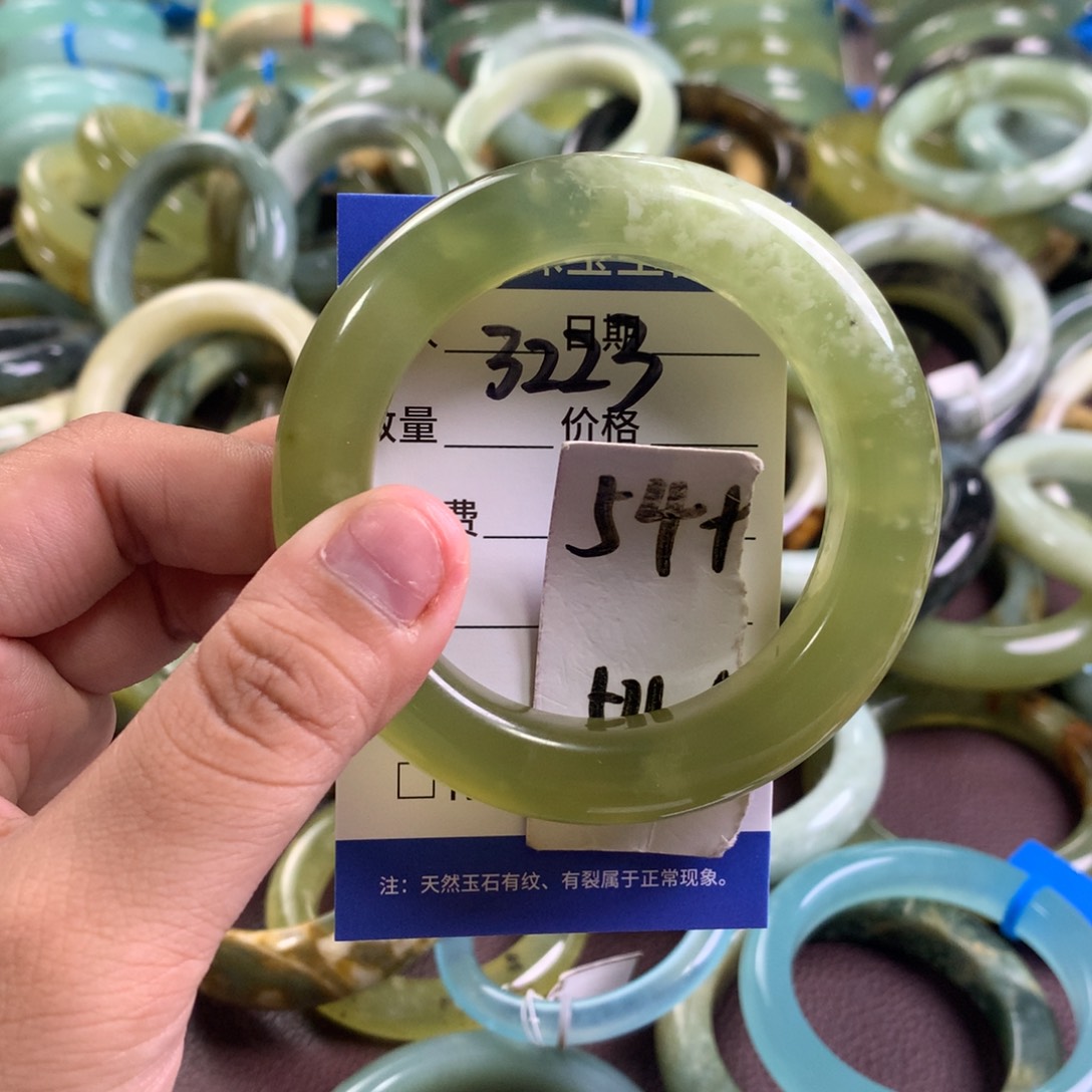 未镶嵌蛇纹石玉手镯3223