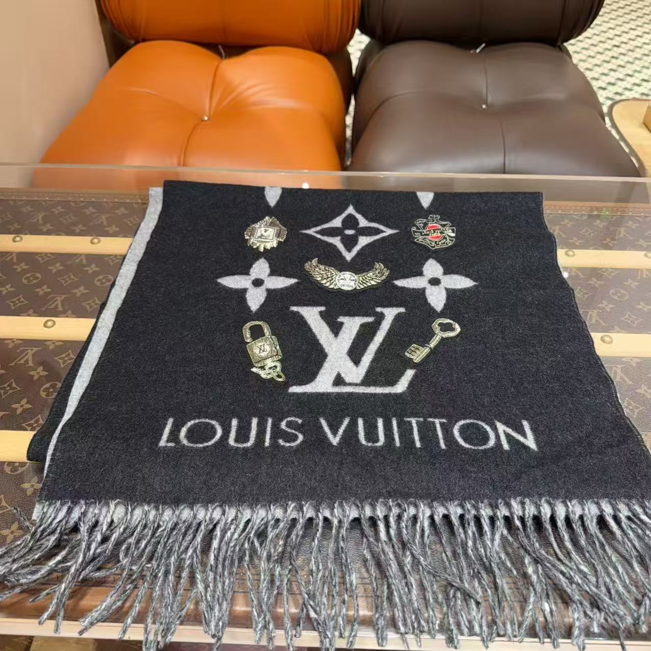 未使用 LouisVuitton/路易威登 限量款黑灰色羊绒围巾191㎝×46㎝
