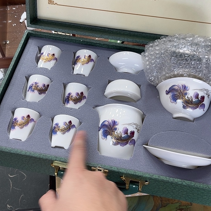 孤品茶具套装等。        