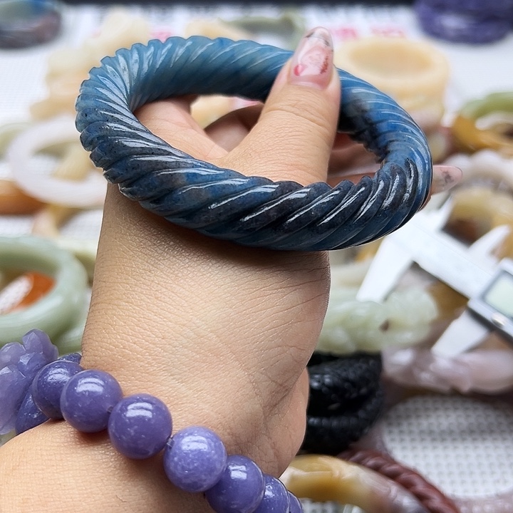 未镶嵌手镯石英岩玉久*