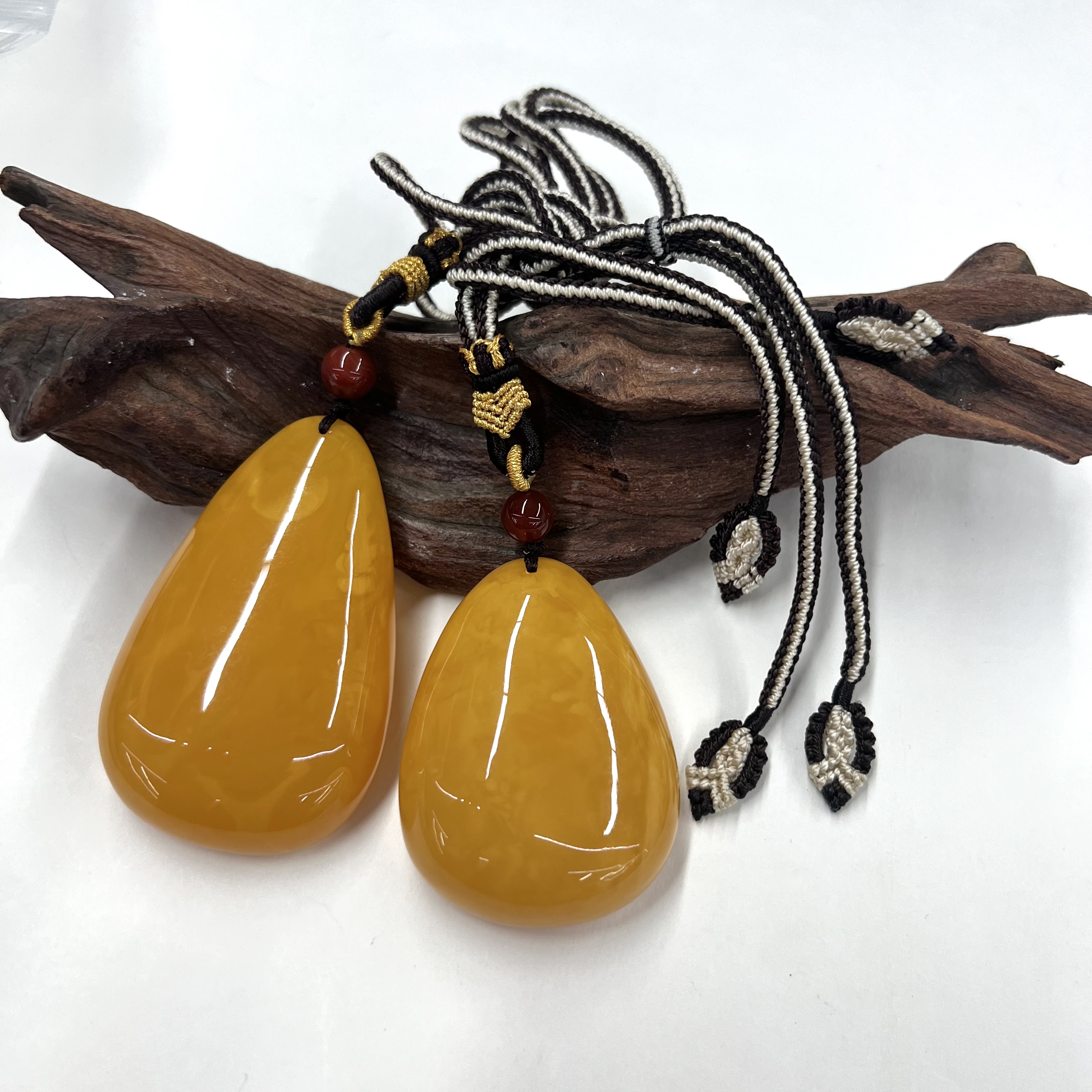 【小宝珠宝】21 S24990-老蜡大水滴吊坠-多样性发一件-尺寸大小不一