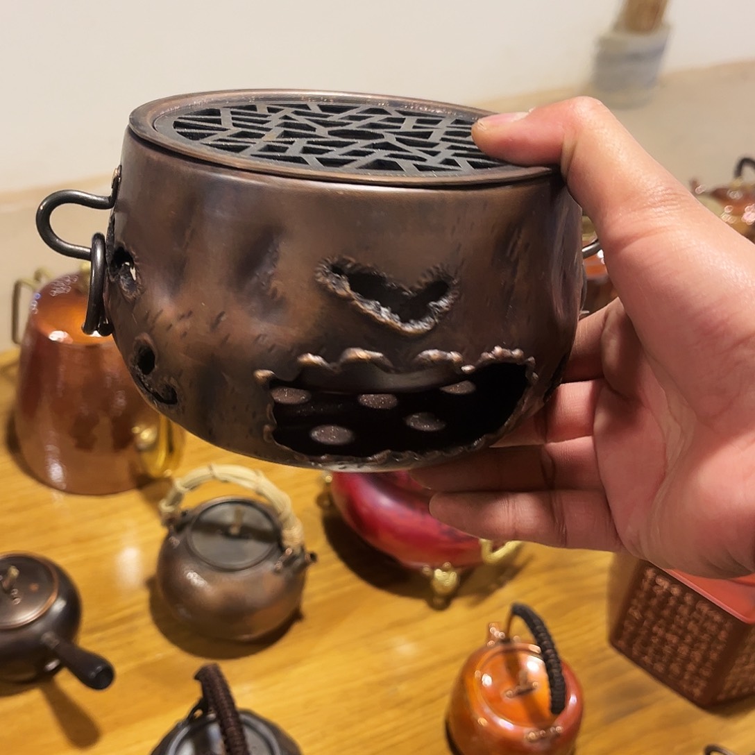 紫铜小丑炉子手工锻打工艺