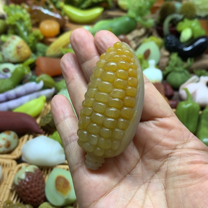 蛇纹石玉未镶嵌摆件西**马