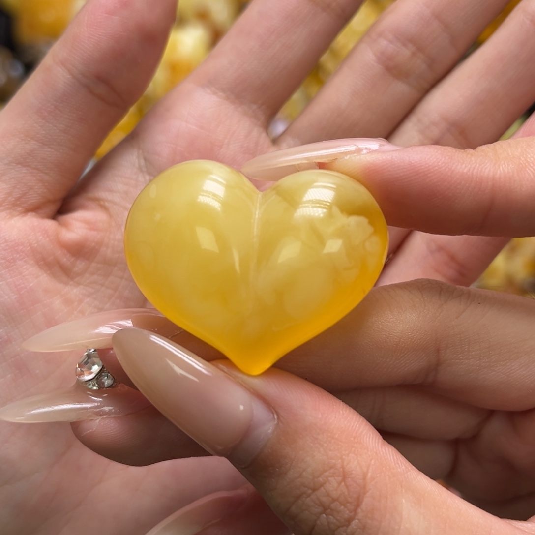 琥珀未镶嵌裸石天然琥珀俄料爱心屁桃