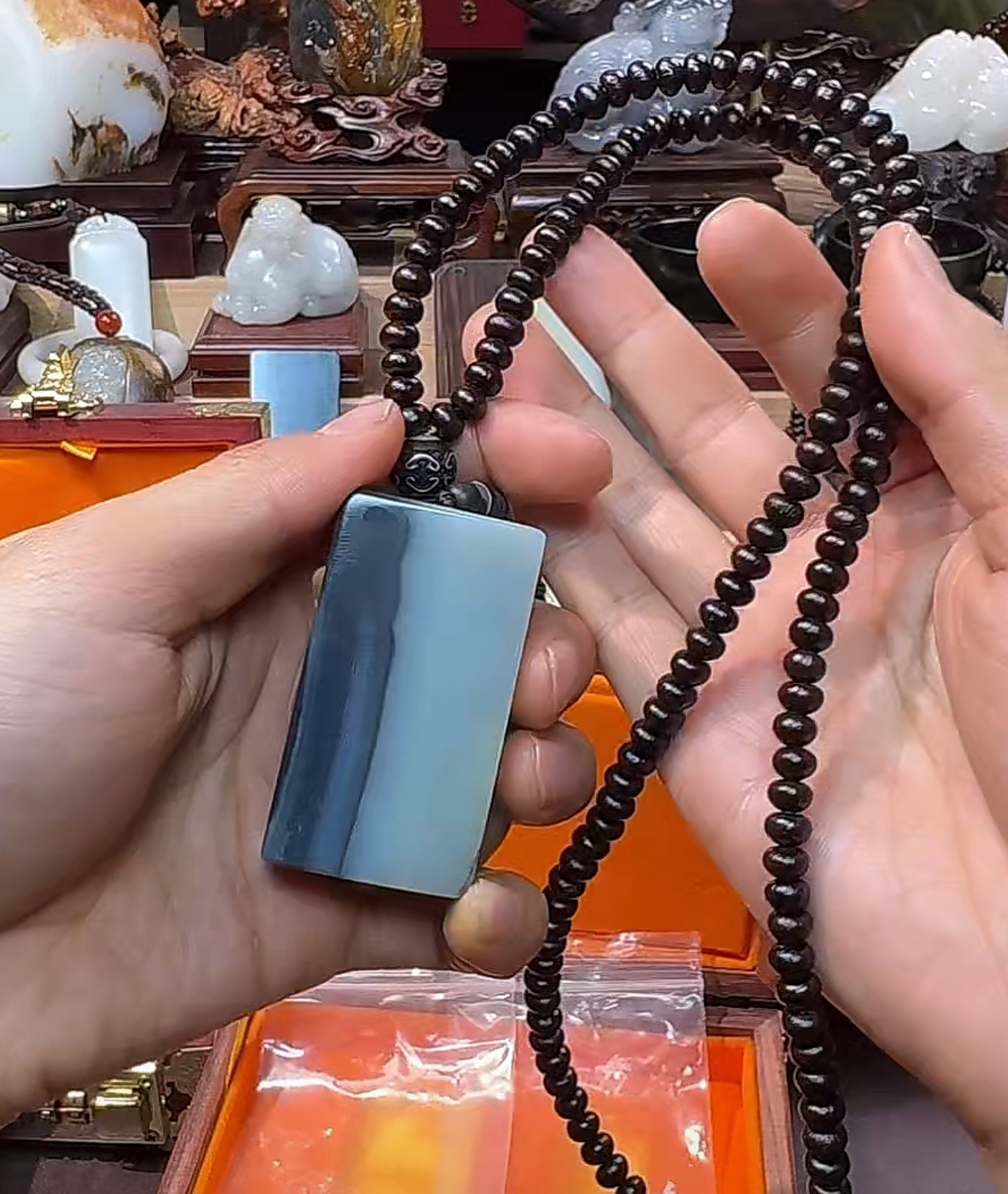 和田玉青花无事牌挂件