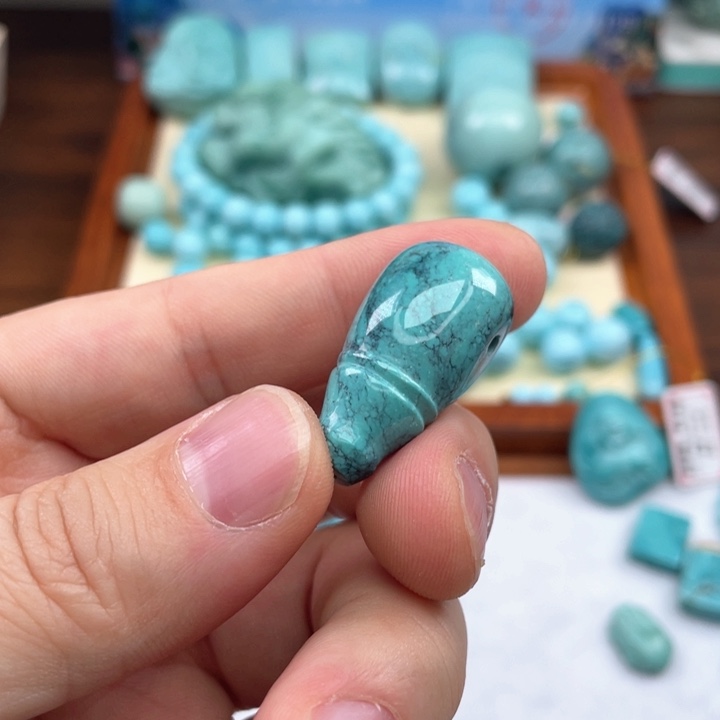 绿松石颈饰未镶嵌都**了