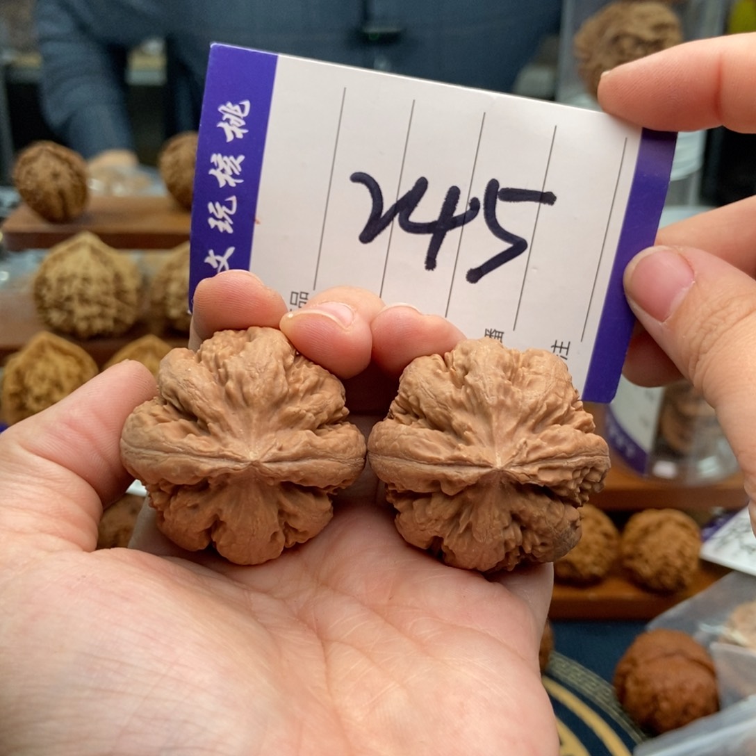 文玩核桃吊坠38霸王龙