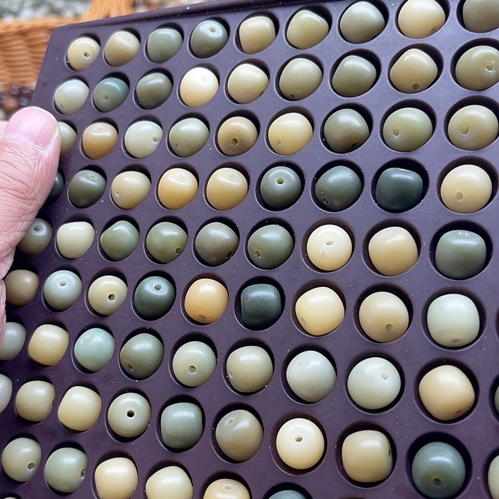 白玉菩提吊坠瑕疵10-9青柠桶珠100颗卡灯牌宠100颗