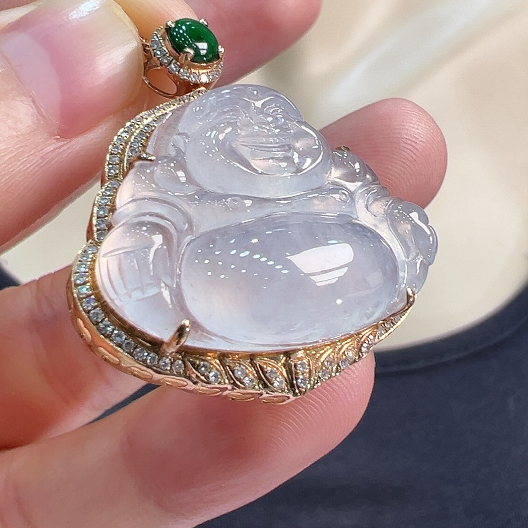 翡翠18K金镶嵌颈饰吊坠