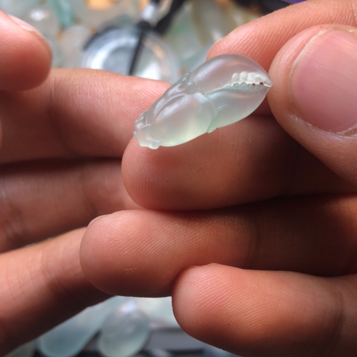 定制翡翠未镶嵌挂件