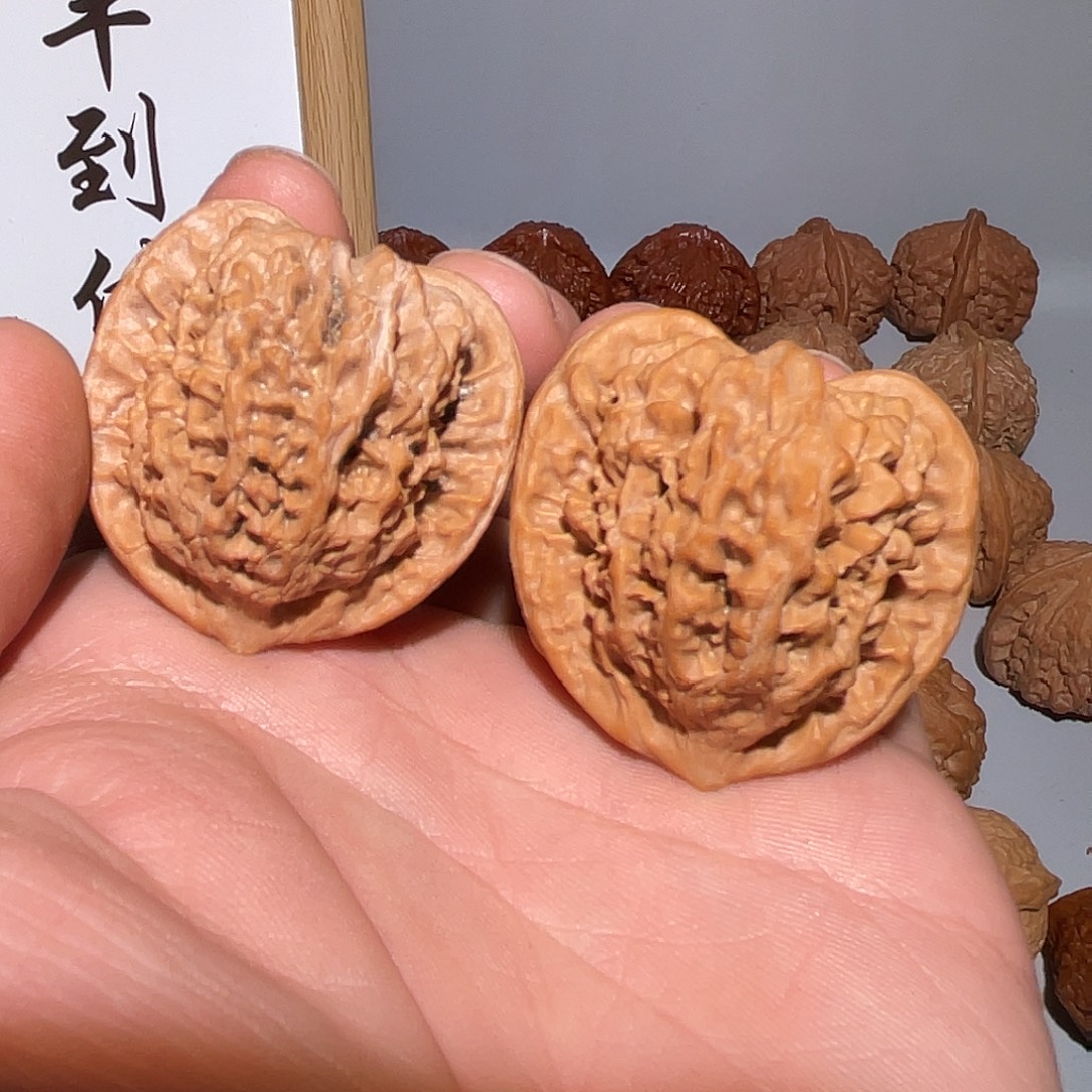 吊坠文玩核桃野生原树半月山公子帽