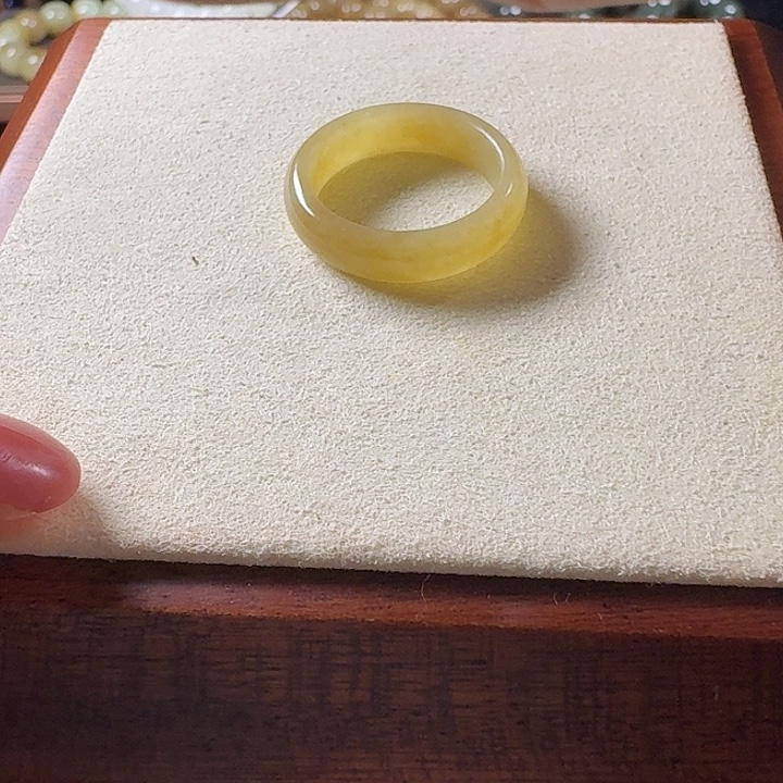 用***6和田玉（糖玉）未镶嵌手链