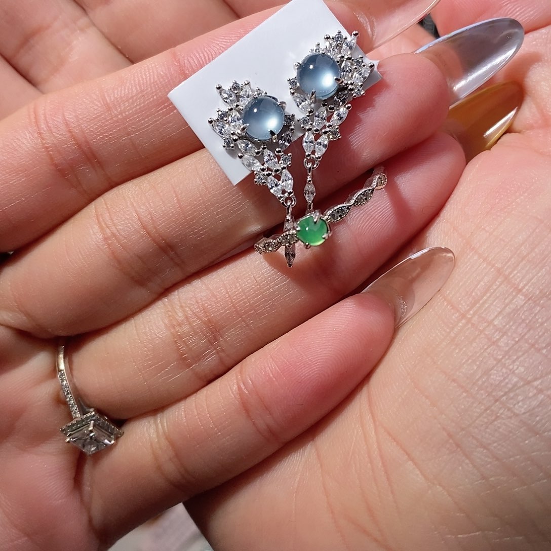 板***。翡翠银S925镶嵌戒指