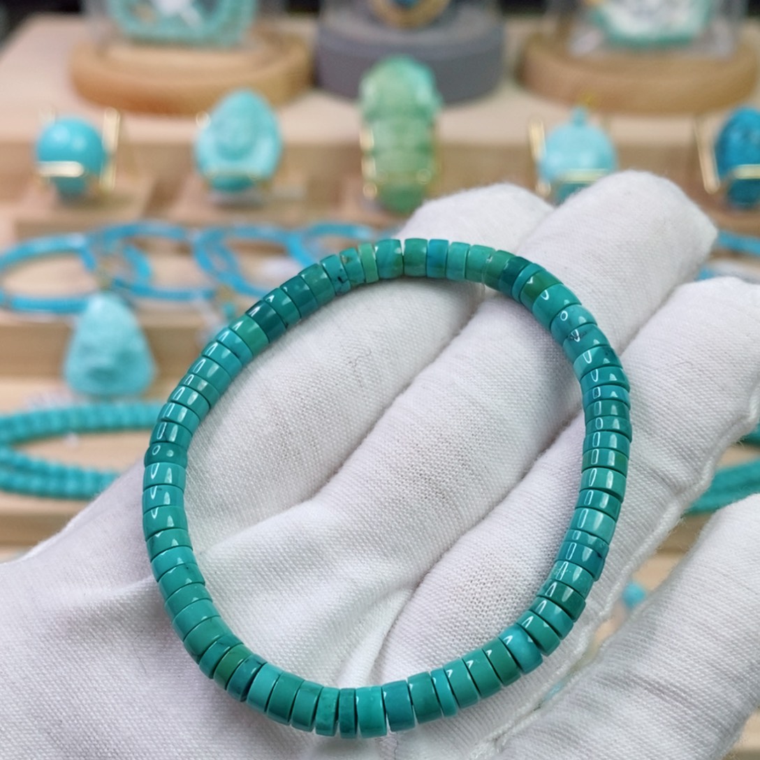 绿松石未镶嵌珠宝奇石