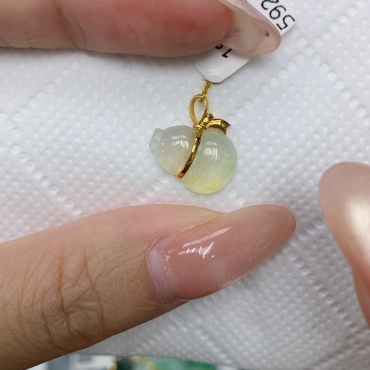 颈饰18K金镶嵌翡翠