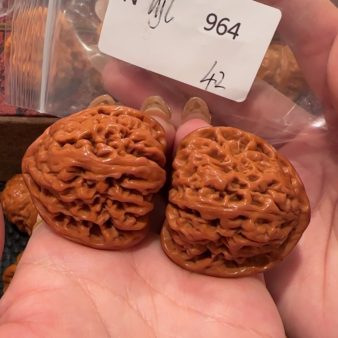 桃核吊坠路****e南疆42精品