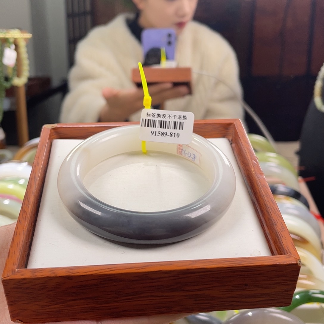 【闪购商品】和田玉手镯未镶嵌橙*！55/56