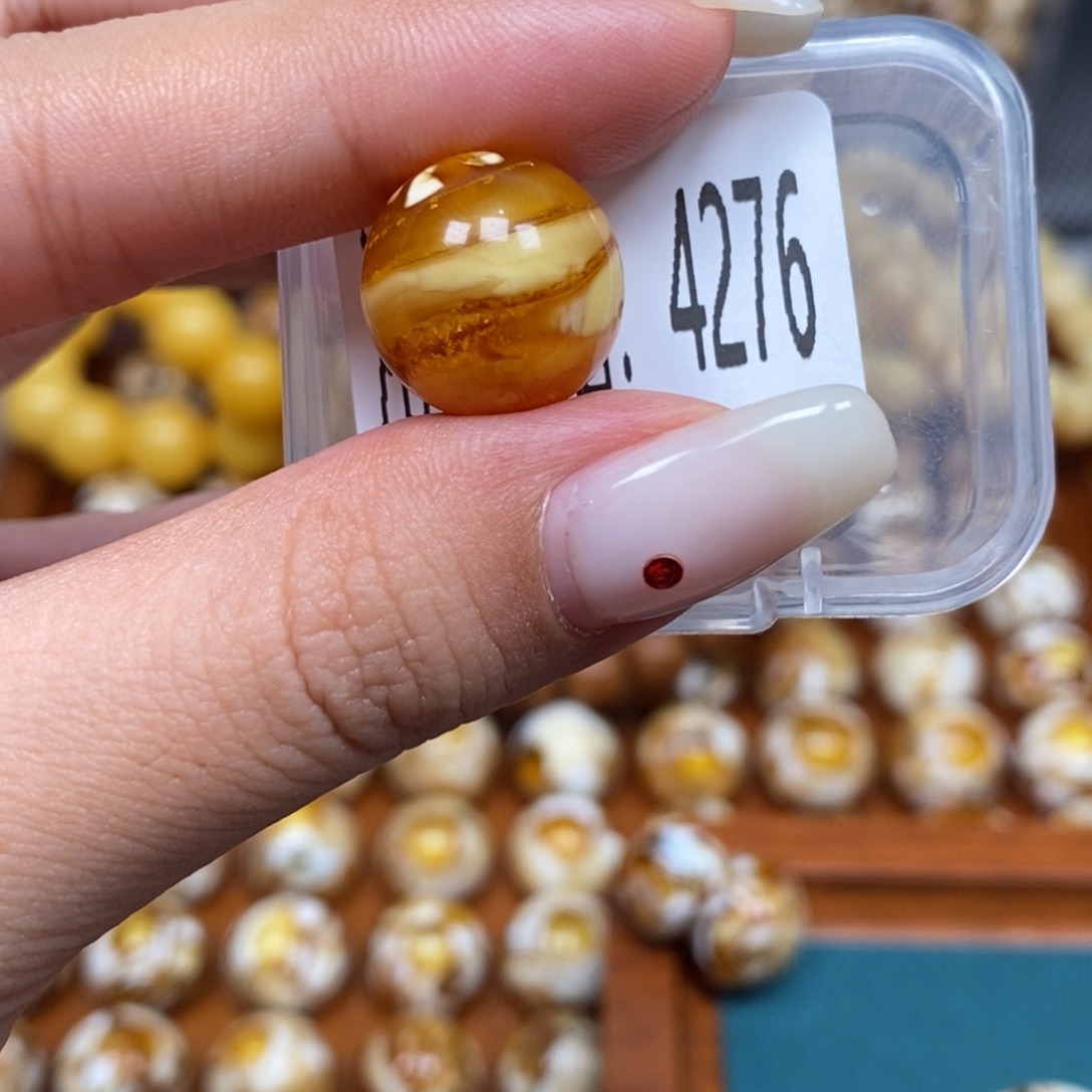 蜜蜡未镶嵌珠宝奇石4267