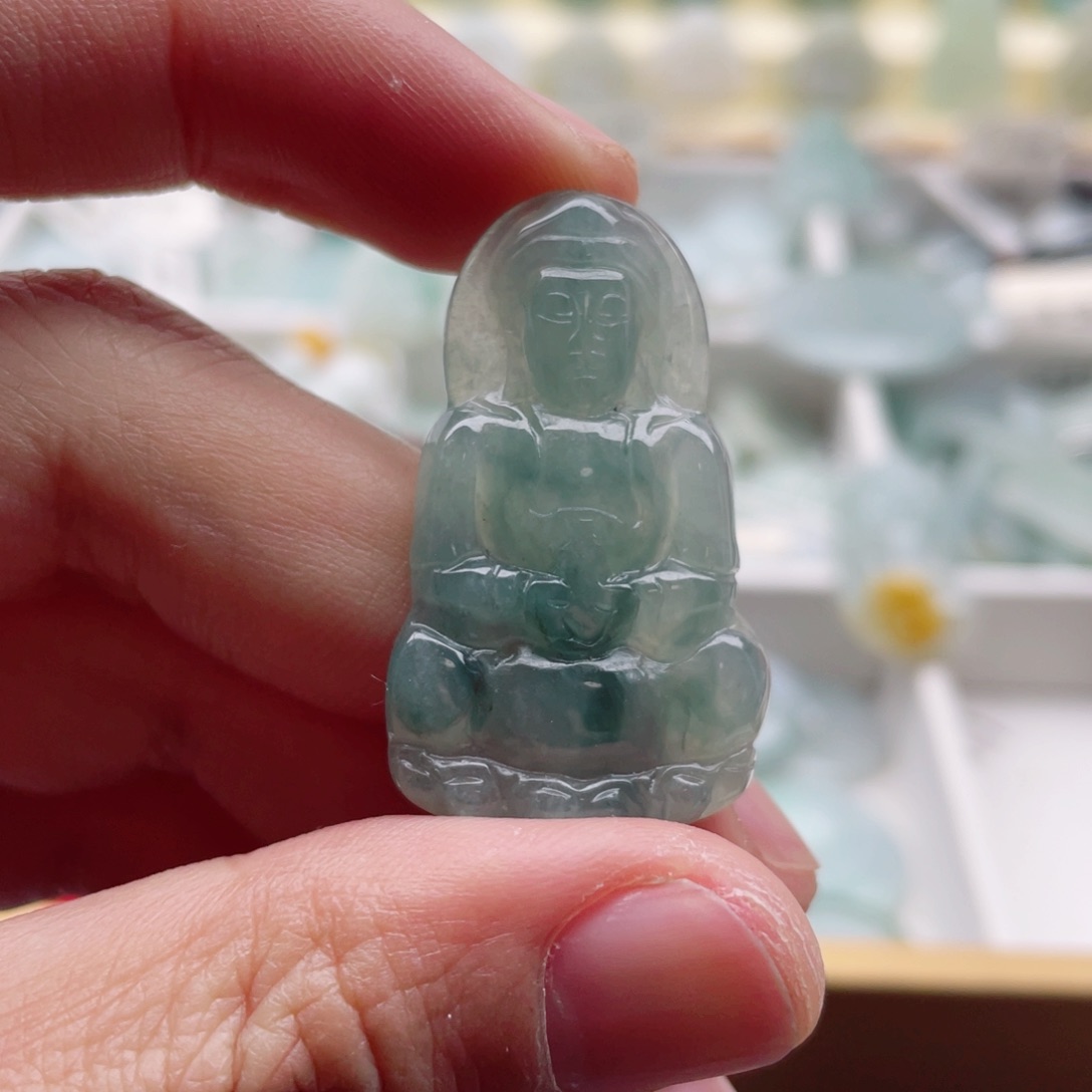 翡翠颈饰未镶嵌天然翡翠