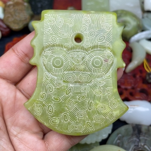 蛇纹石玉未镶嵌颈饰33