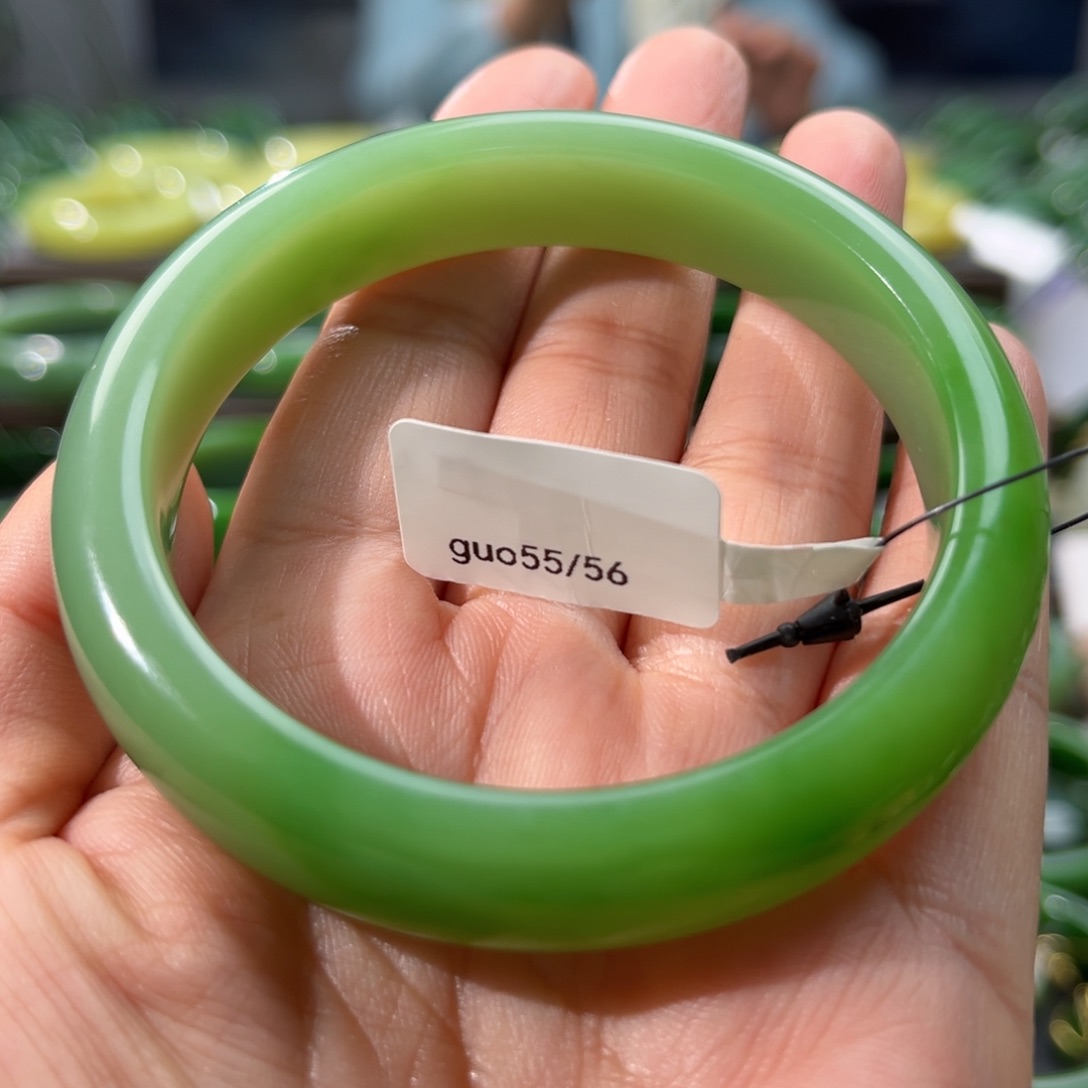 和田玉（碧玉）手镯未镶嵌