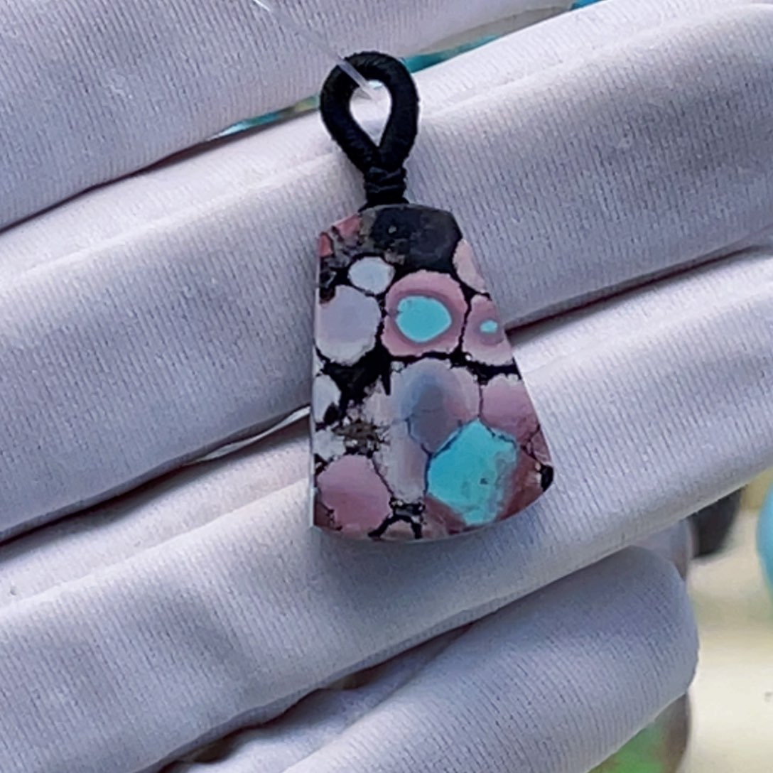 绿松石颈饰未镶嵌