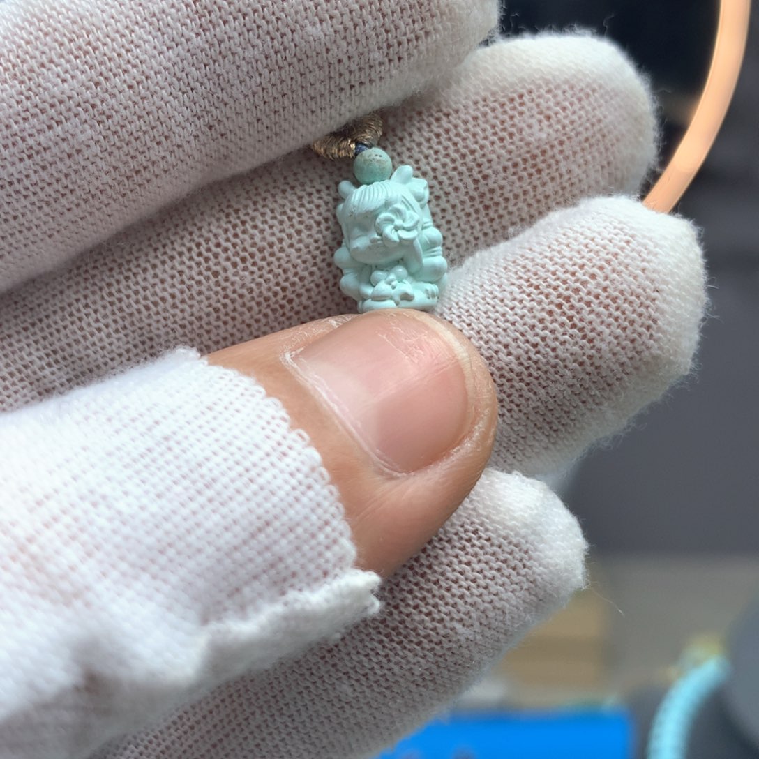 绿松石未镶嵌挂件