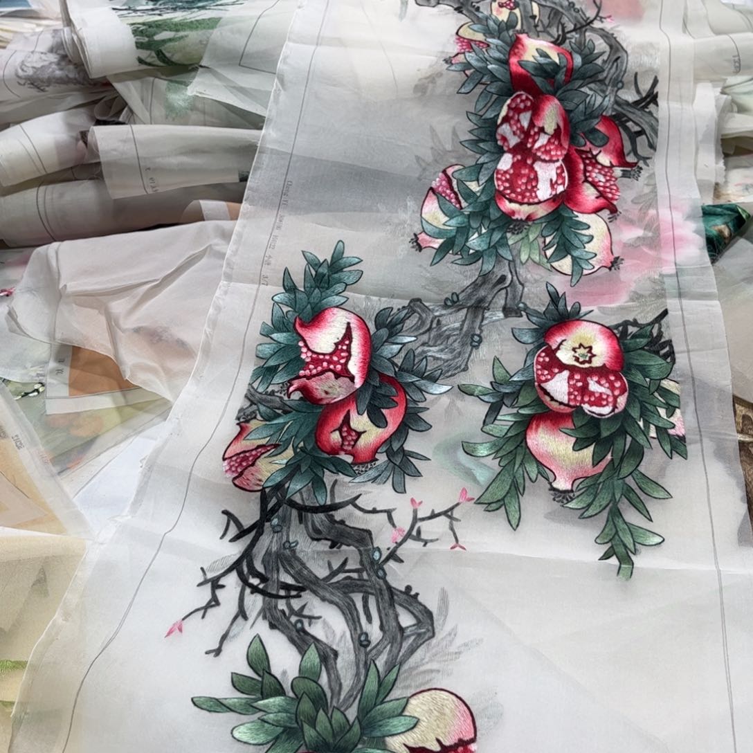 织绣光*绣苏绣艺术类作品欣赏