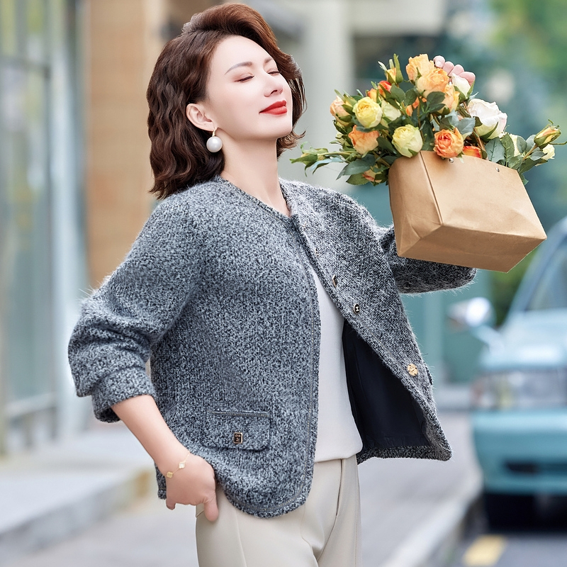 2025中老年妈妈装小香风新款秋短外套时尚百搭显瘦妈妈装