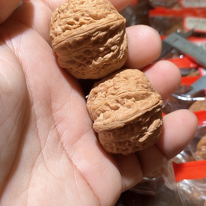 文玩核桃吊坠聊****了绣球