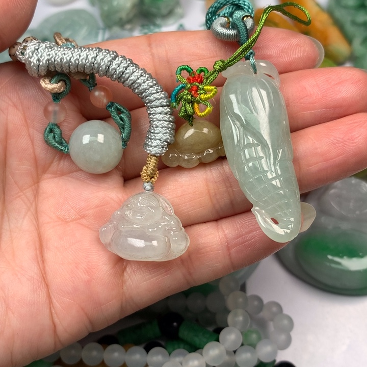 翡翠未镶嵌颈饰翡翠