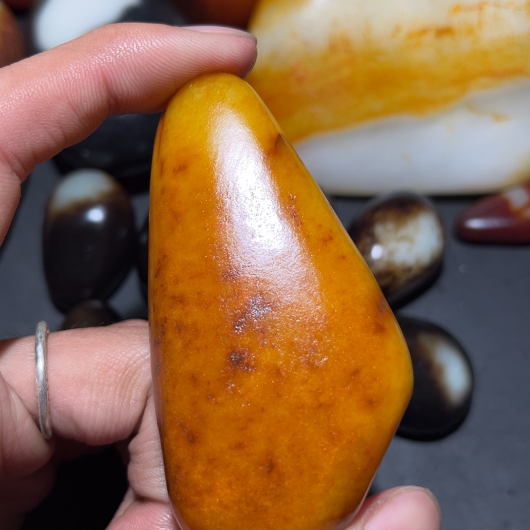 和田玉未镶嵌珠宝奇石