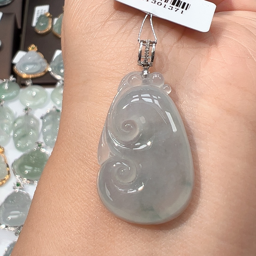 翡翠18K金镶嵌吊坠(不含链)如意