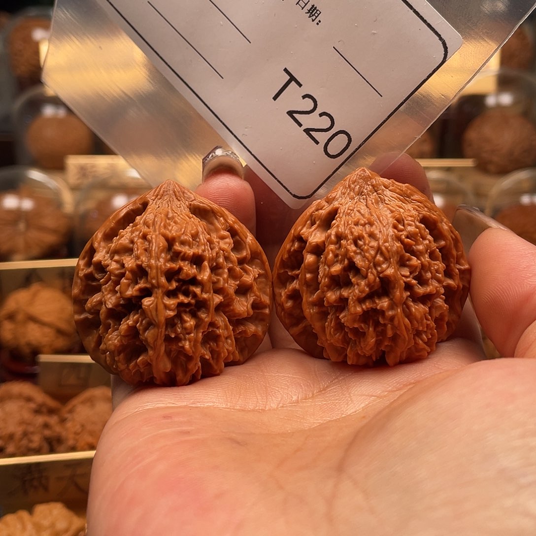 文玩核桃把件飞**士满天星41。220