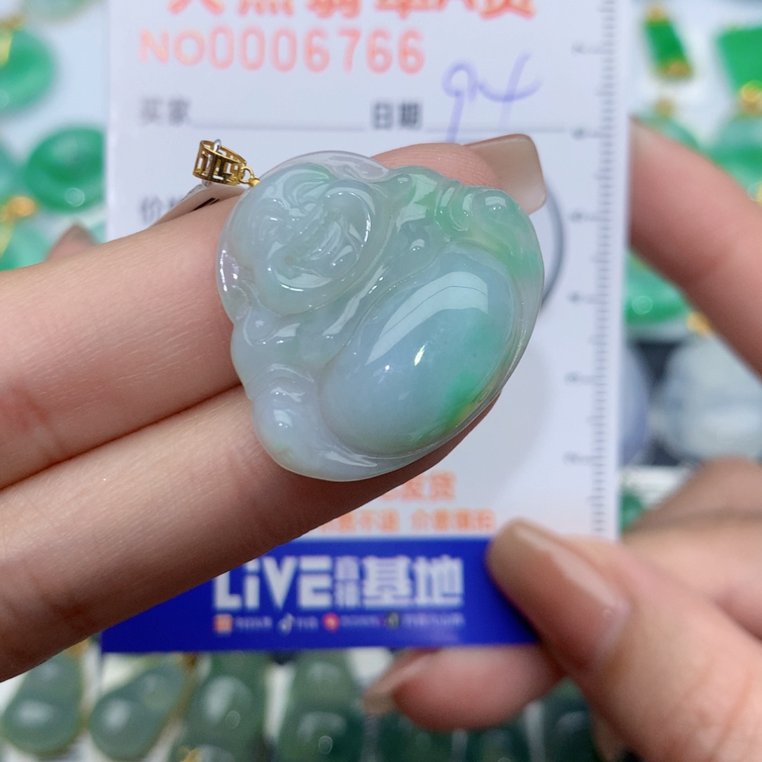 翡翠颈饰18K金镶嵌佛公