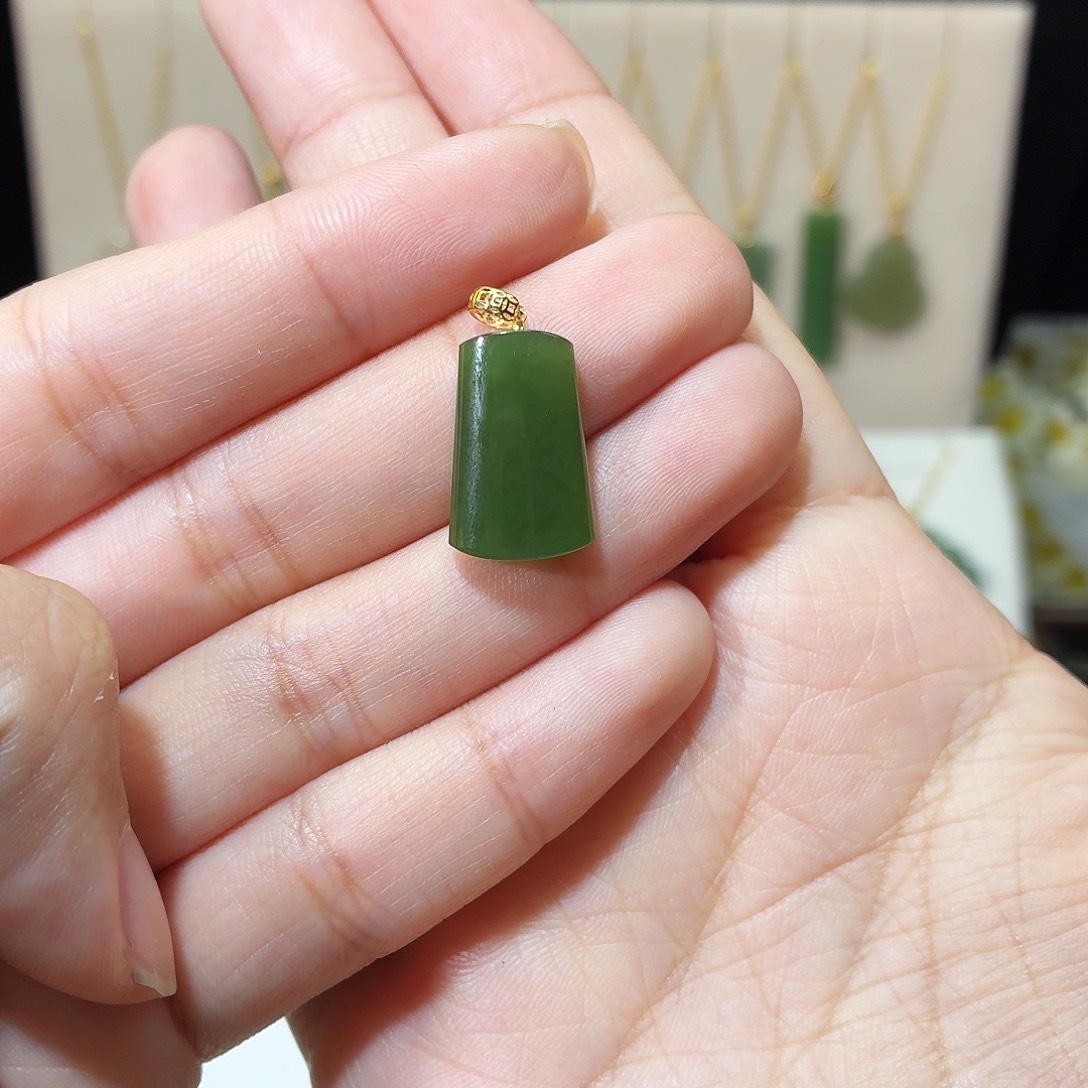 和田玉（碧玉）18K金镶嵌吊坠(赠链)