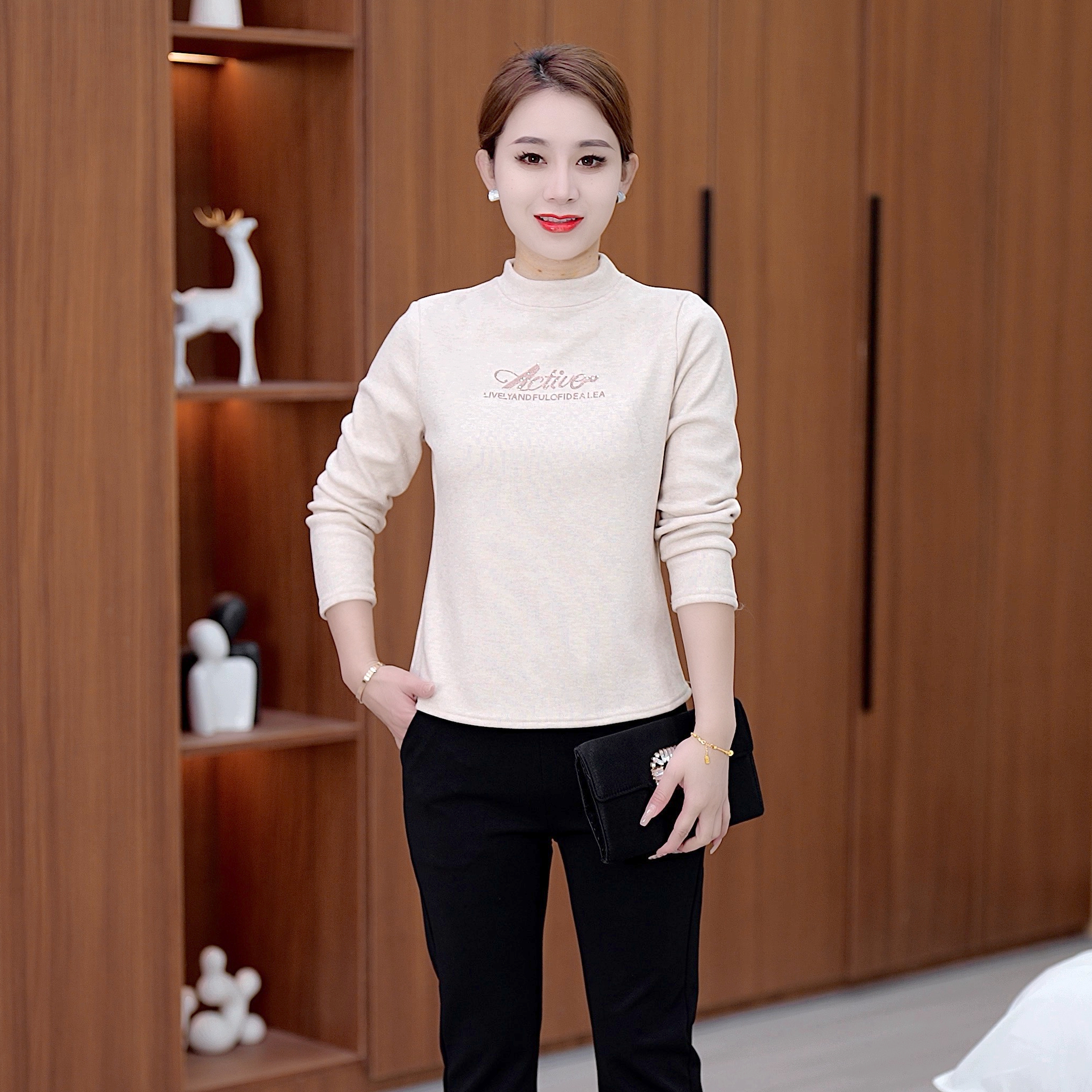 字母半高领烫钻加绒加厚打底衫内搭休闲百搭洋气款晚宴场合女装