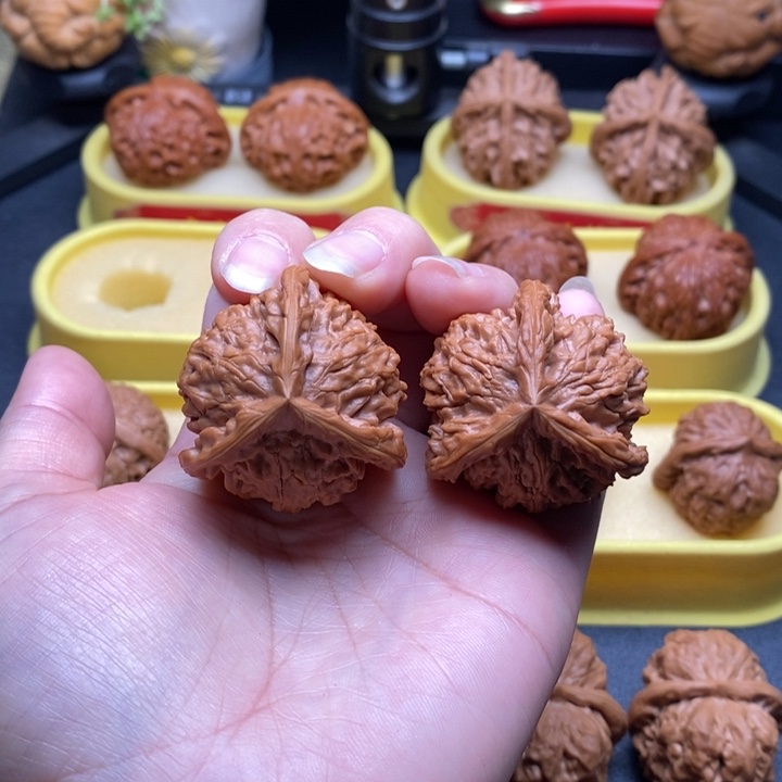 【闪购商品】文玩核桃吊坠将***藏40盘山三棱